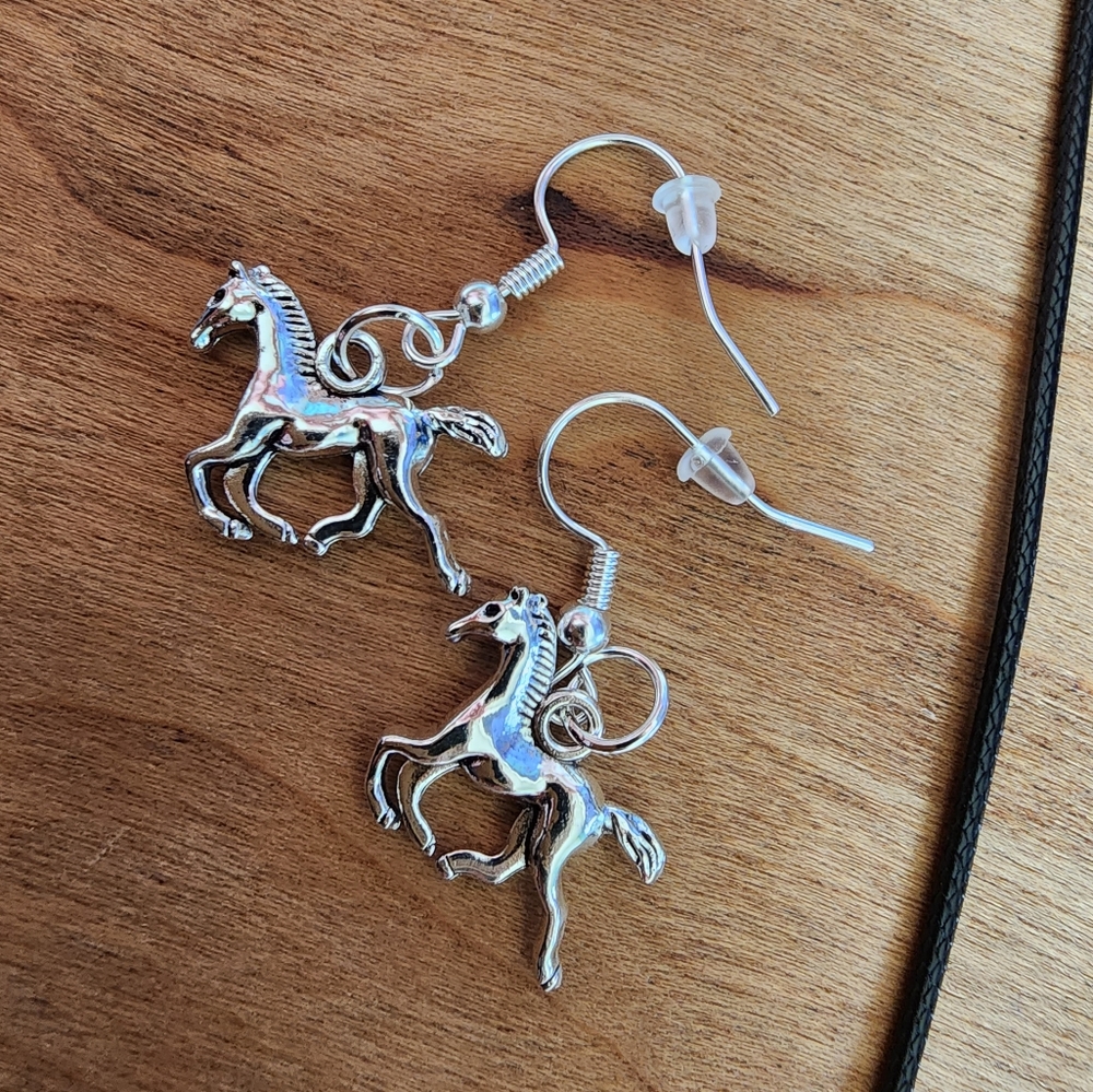 Horse charm necklace earring set